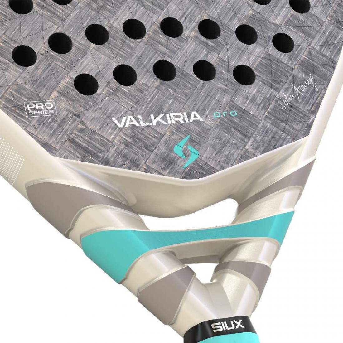 Siux Valkiria Pro 2026 padel racket · Sofia Araujo
