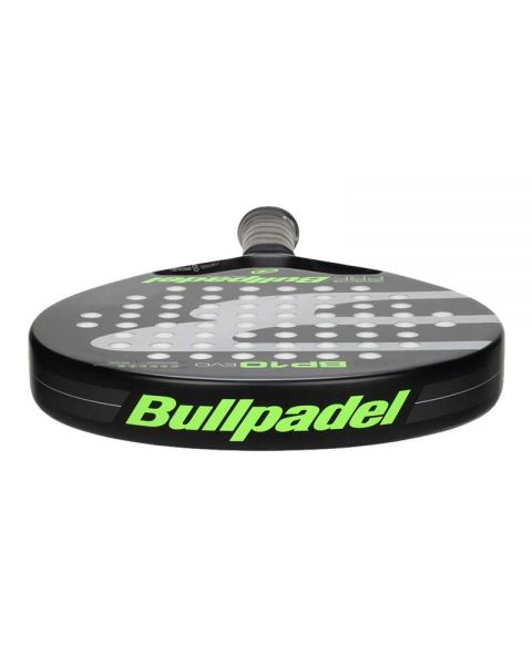 Pala de pádel Bullpadel BP10 Evo año 2022. En colores negro, blanco y verde. Vista frontal.