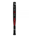 Pala de pádel marca Siux, modelo diablo revolution carbono 24k. En colores negro y rojo. Forma de lagrima invertida. Vista de perfil.