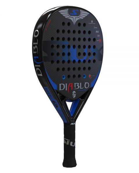 Pala de padel Siux modelo diablo revolution carbono 3k. En colores negro y azul. Con forma de gota invertida. Vista lateral.