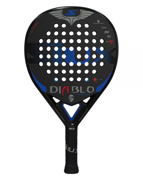 Pala de padel Siux modelo diablo revolution carbono 3k. En colores negro y azul. Con forma de gota invertida.